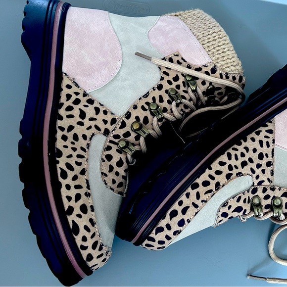 Leopard print leather laced up boots with cowboy style square toe boots size 8 - Picture 14 of 15